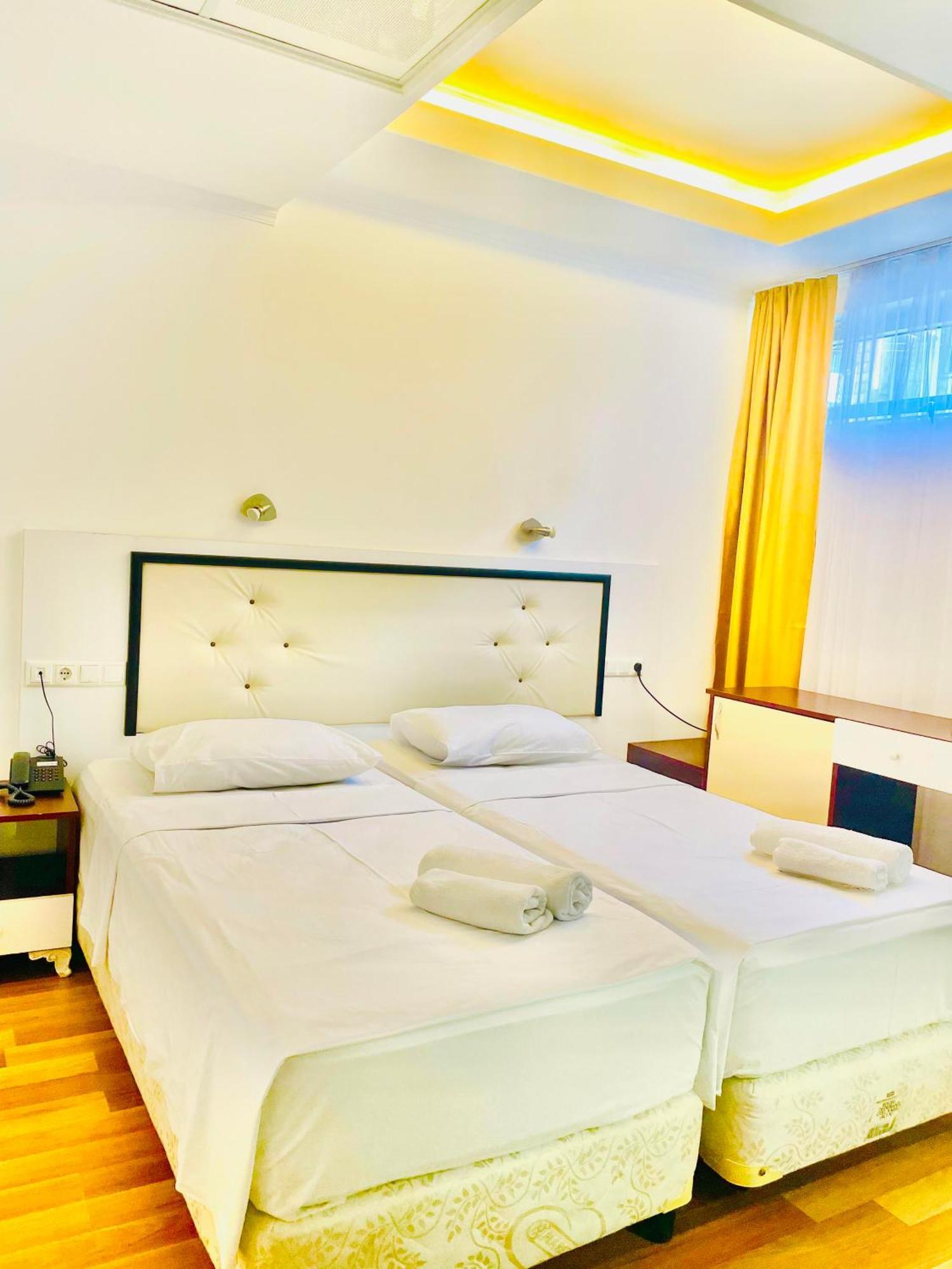 Hotel Argo Batumi Exterior foto